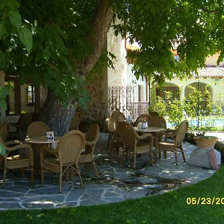 Turisticos Y Suites El Nogal Segovia