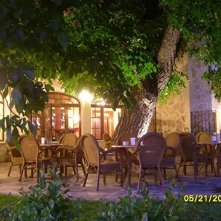 Turisticos Y Suites El Nogal Segovia