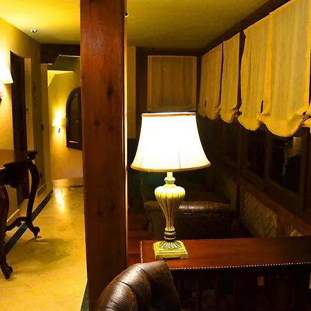 Turisticos Y Suites El Nogal Segovia