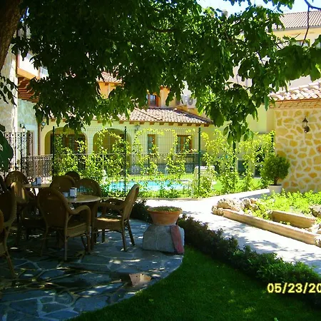 Turisticos Y Suites El Nogal * Segovia