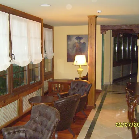 Turisticos Y Suites El Nogal *