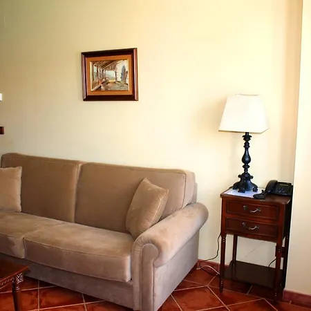 Turisticos Y Suites El Nogal * Segowia
