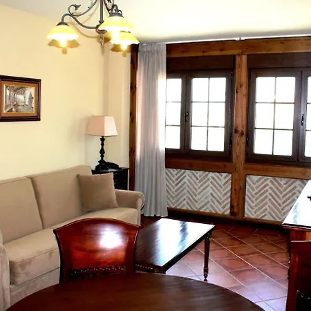 Turisticos Y Suites El Nogal *