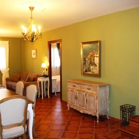 Turisticos Y Suites El Nogal *