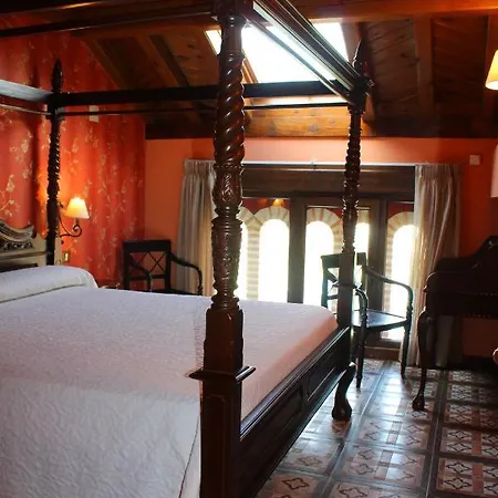 Turisticos Y Suites El Nogal *